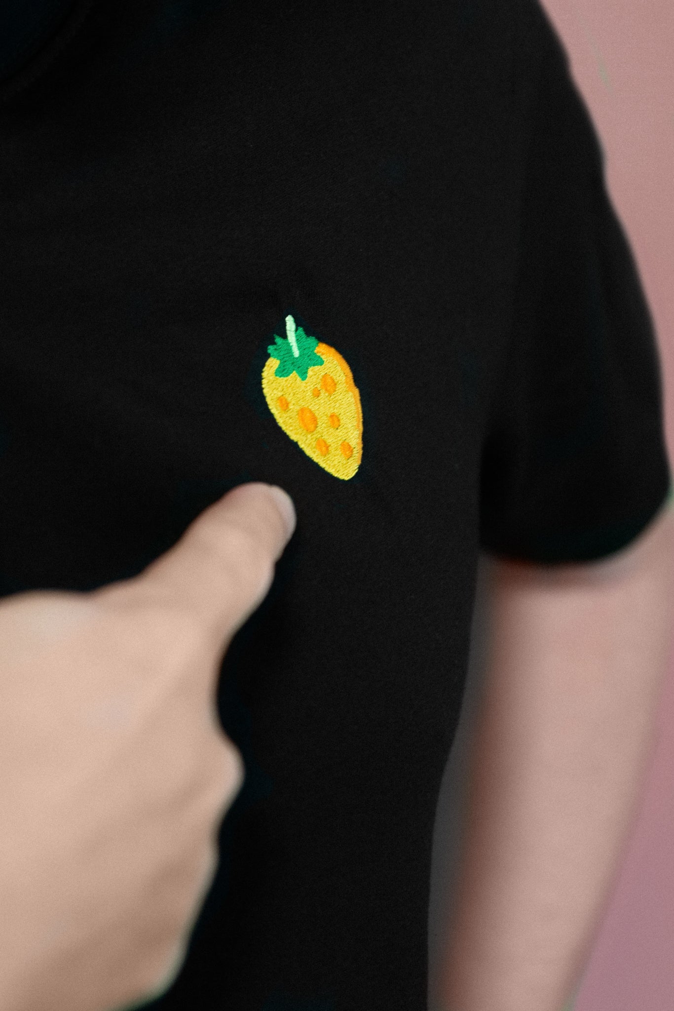 Shirt mit gestickter Käsebeere